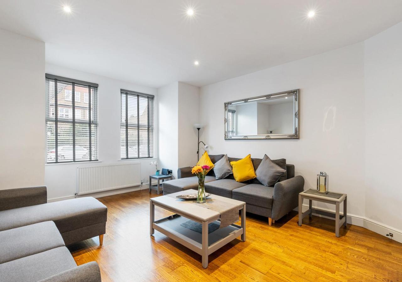Two Bed Flat In Bush Hill Park Apartment Enfield Exterior photo
